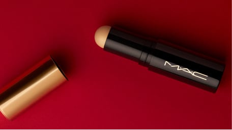 NOVITÀ! STUDIO RADIANCE SKIN TINT STICK